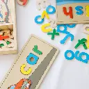 Juego Figuras y Letras de Madera Mira y Deletrea 4a+(12940)