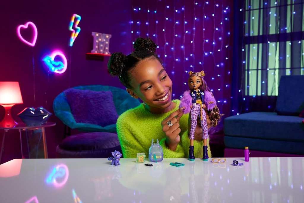 Muñeca Monster High Clawdeen Wolf con Mascota 4a+