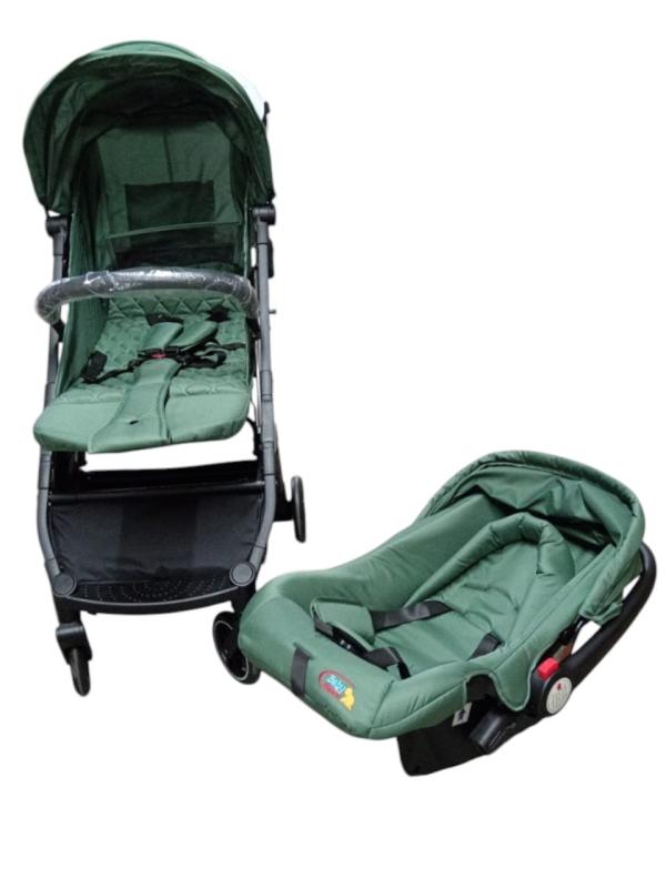 Coche 4 Ruedas Negro con Portabebe 15Kg Máx. (459426)